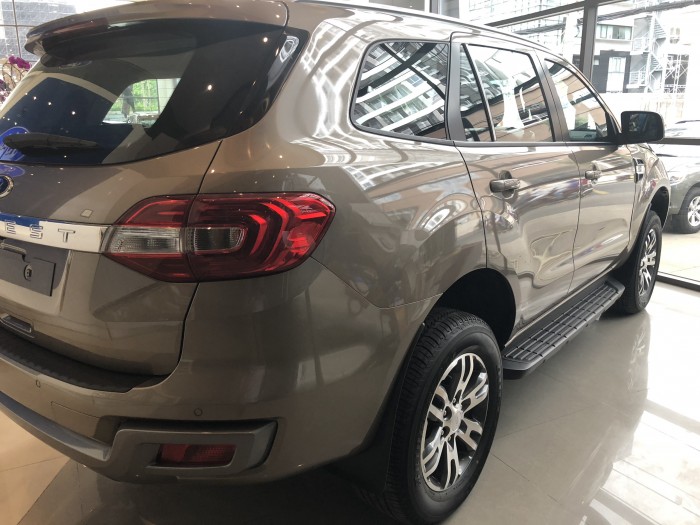 Giá xe Ford Everest Trend 2.0L 7 chổ số tự động, trả trước 200 triệu có xe ngay tại Ford Gia Định