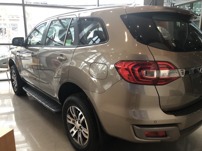 Giá xe Ford Everest Trend 2.0L 7 chổ số tự động, trả trước 200 triệu có xe ngay tại Ford Gia Định