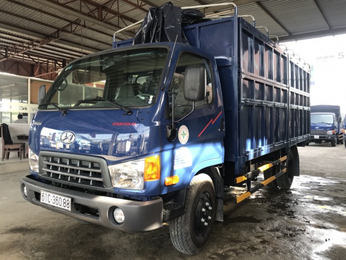 Giá xe tải Hyundai HD120S 8 tấn thùng inox chở gạch 12 bửng, trả trước 150 triệu là có xe giao tại Hyundai Vũ Hùng