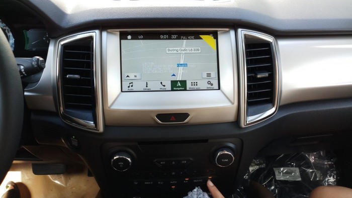 Ford Everest 2019 Bi-Turbo - Tặng 1 năm bảo hiểm tại Ford Gia Định, trả trước 300 triệu có xe giao ngay
