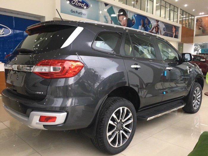 Ford Everest 2019 Bi-Turbo - Tặng 1 năm bảo hiểm tại Ford Gia Định, trả trước 300 triệu có xe giao ngay
