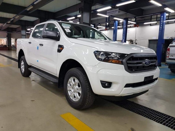 Ford Ranger XLS 2.2L AT - Tặng phụ kiện, giảm giá tiền mặt , có xe giao ngay trả trước 200 triệu tại Ford Gia Định