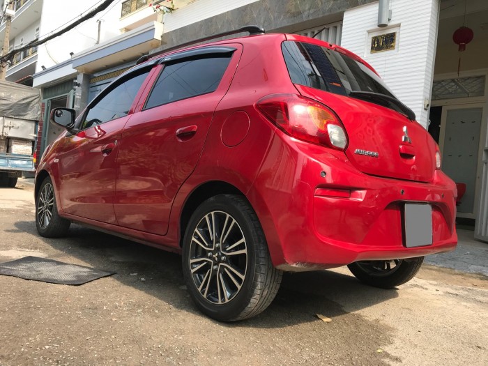 Cần bán Mitsubishi Mirage số sàn 2018 màu đỏ nhập Thái Lan.