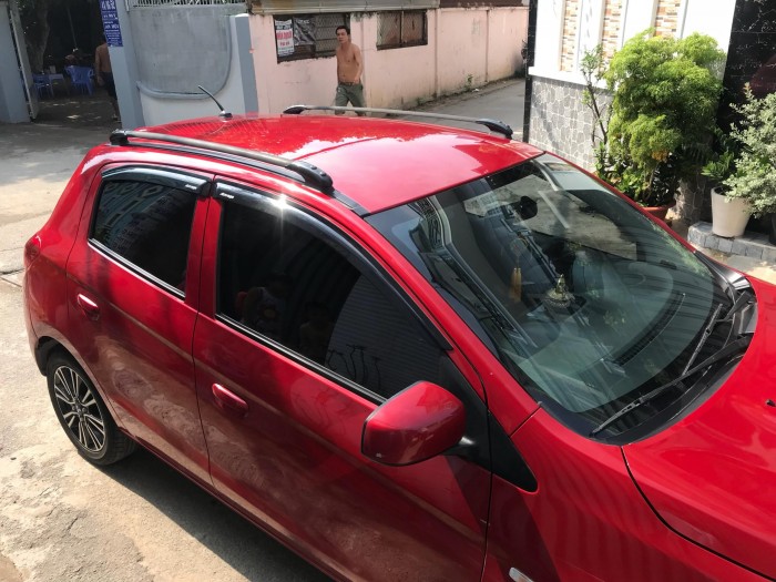 Cần bán Mitsubishi Mirage số sàn 2018 màu đỏ nhập Thái Lan.