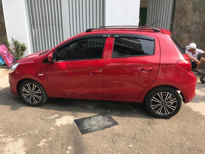 Cần bán Mitsubishi Mirage số sàn 2018 màu đỏ nhập Thái Lan.