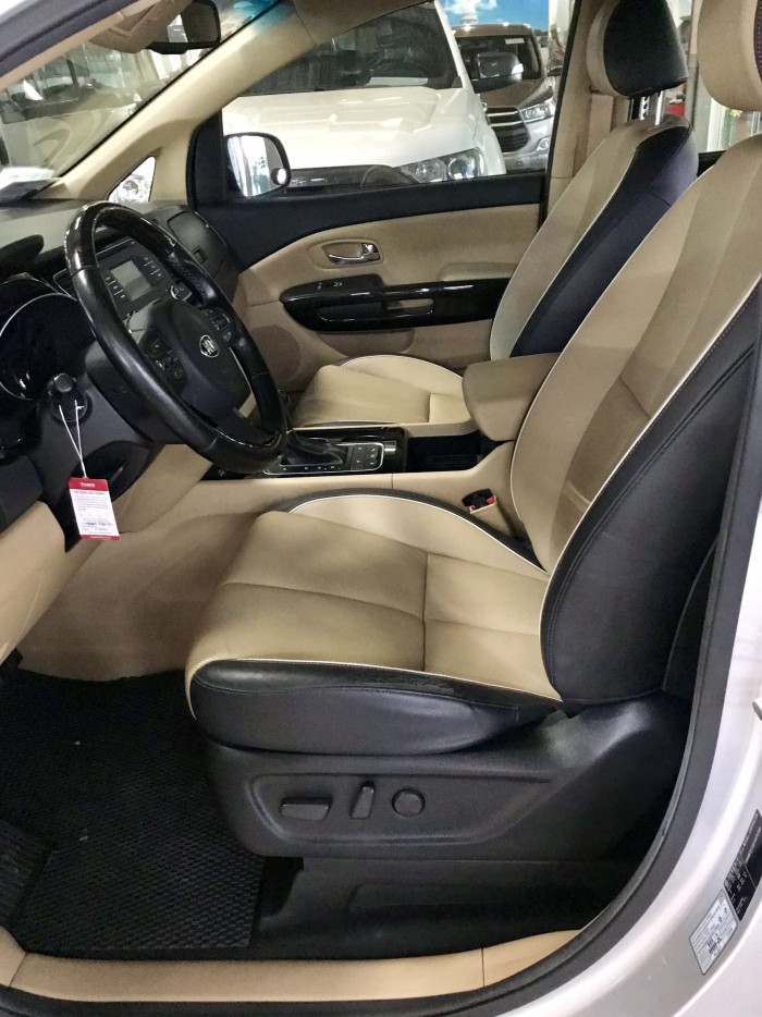 Kia Sedona 2014, số tự động, bản full, máy xăng, màu bạc