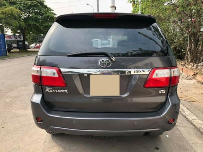 Lên đời mới cần bán xe cũ hiệu Toyota Fortuner 2011,bản V