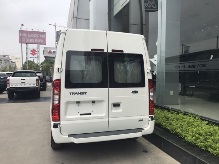 Giá xe Ford Transit Luxury 16 chổ 2019, trả trước 250 triệu có xe giao ngay tại Ford Gia Định