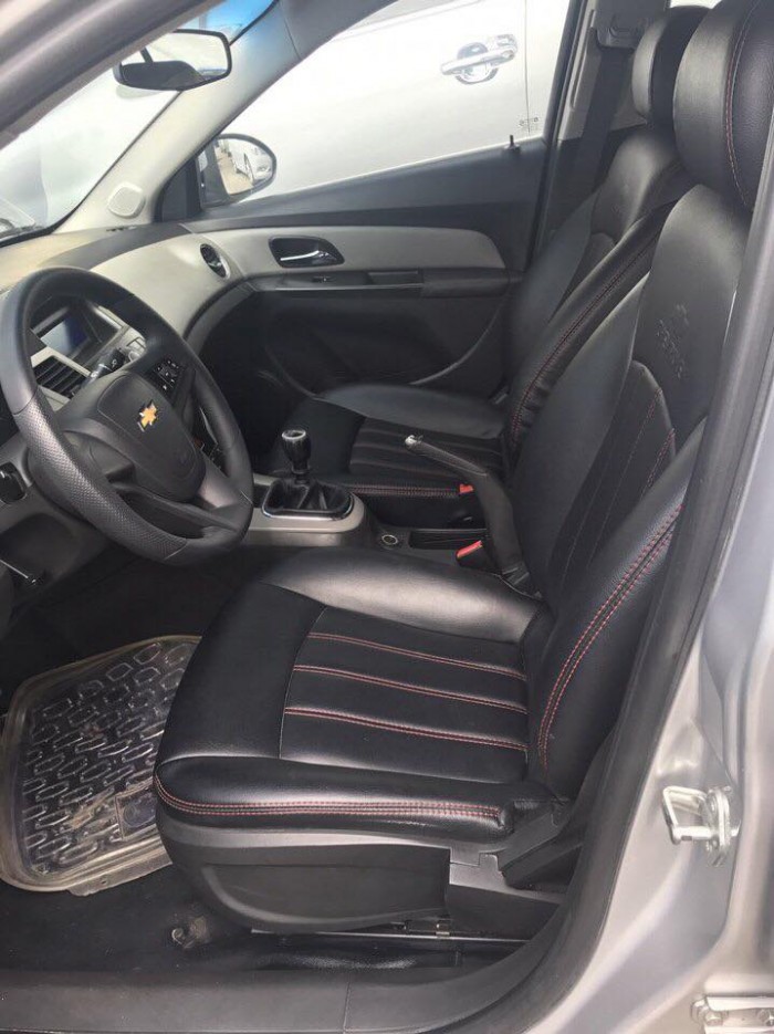 Bán xe Chevrolet Cruze đời 2013 số sàn màu bạc,xe zin đẹp bao lỗi