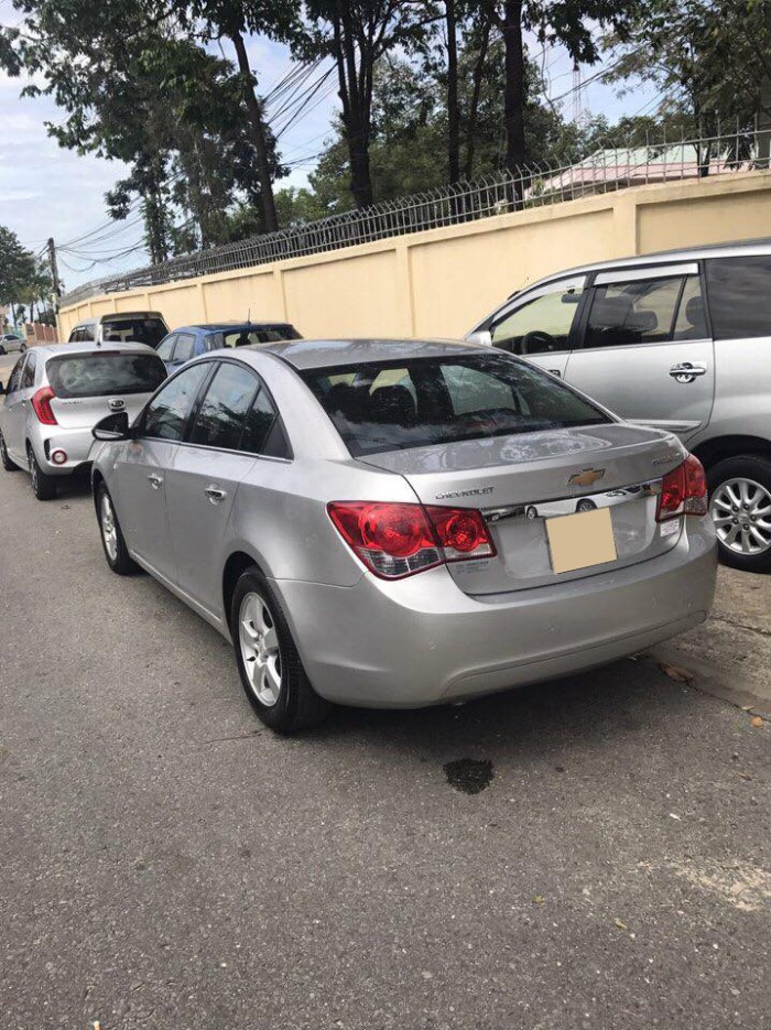 Bán xe Chevrolet Cruze đời 2013 số sàn màu bạc,xe zin đẹp bao lỗi
