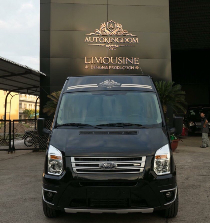 Giá xe Ford Transit Limousine S2 2019 tốt nhất, trả trước 400 triệu là có xe giao ngay tại Ford Gia Định