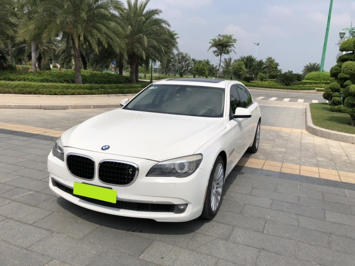 Cần bán Bmw 750Li sx 2011 màu trắng tinh. nhập khẩu, đập thùng 1 đời chủ