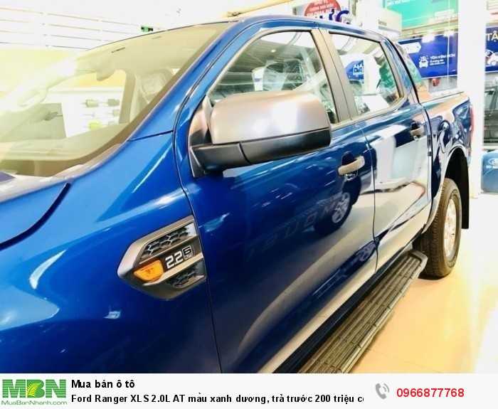 Ford Ranger XLS 2.2L AT màu xanh dương, trả trước 200 triệu có xe giao ngay tại Ford Gia Định