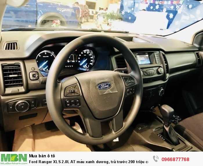 Ford Ranger XLS 2.2L AT màu xanh dương, trả trước 200 triệu có xe giao ngay tại Ford Gia Định