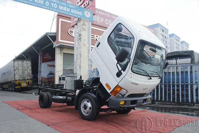 Xe tải Hyundai 2t4 tải chassi