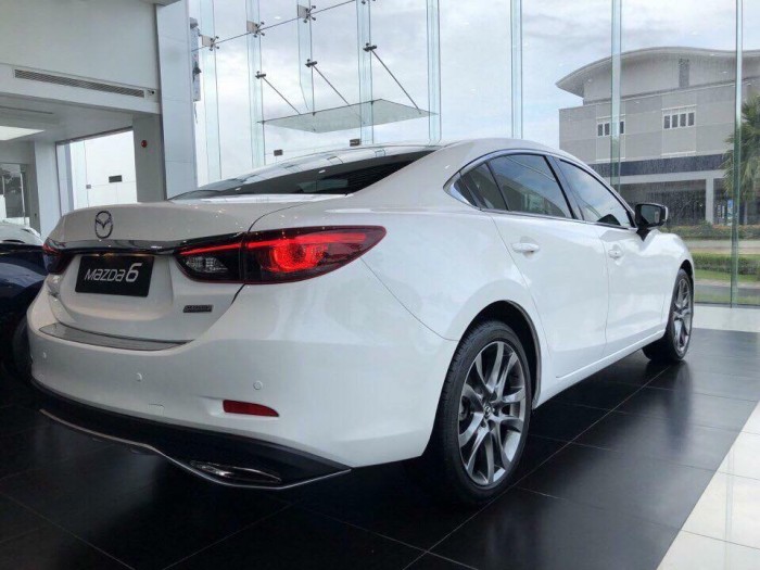 Mazda 6 (Trắng 25D) - Đủ Màu Giao Ngay