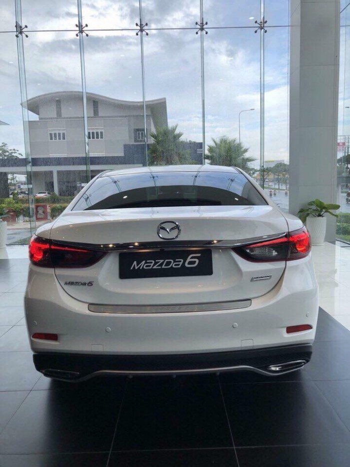 Mazda 6 (Trắng 25D) - Đủ Màu Giao Ngay