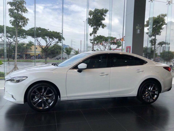 Mazda 6 (Trắng 25D) - Đủ Màu Giao Ngay