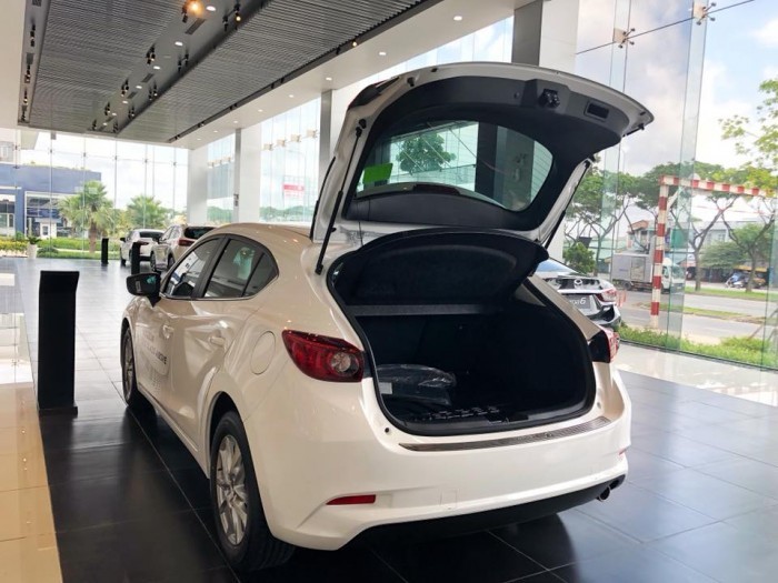 Mazda 3 (Trắng 25D) - Đủ Màu Giao Ngay