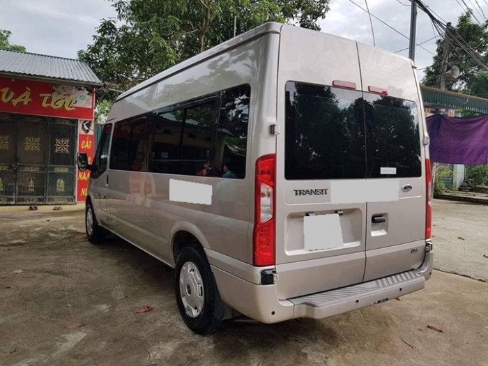 Gia đình cần bán Transit 2014, số sàn, máy dầu, màu bạc, xe còn đẹp như mới.