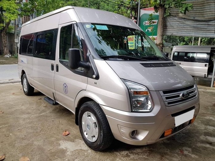 Gia đình cần bán Transit 2014, số sàn, máy dầu, màu bạc, xe còn đẹp như mới.