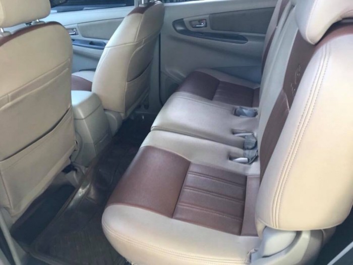 Lên đời cần bán xe Innova 2016, số sàn, màu vàng cát, còn mới ken xà ben.