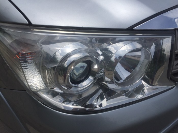 Cần bán Fortuner 2009, số tự động, màu bạc