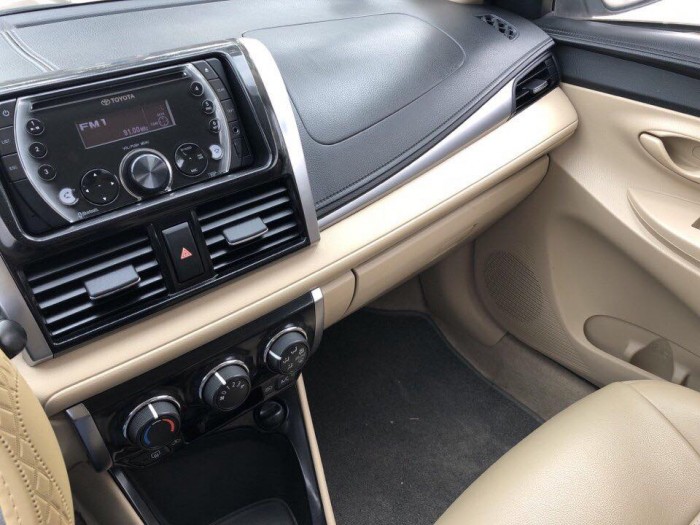 Cần bán Vios 2014, số sàn, màu bạc, phom mới.