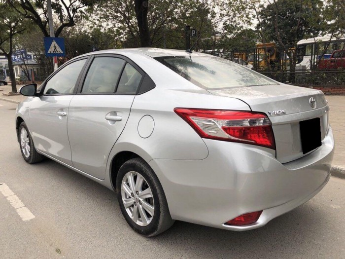 Cần bán Vios 2014, số sàn, màu bạc, phom mới.