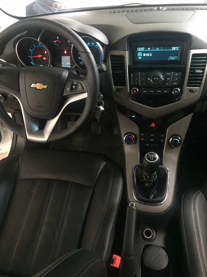 Bán Chevrolet Cruze 1.6 LS sx 2017 chạy lướt đúng 20.000km.