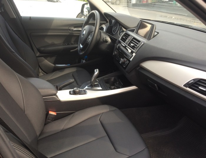 BMW 118i màu Đỏ/Đen sản xuất 2015 đăng ký 2016 nhập khẩu Đức Biển Hà Nội