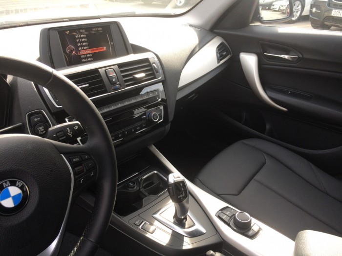 BMW 118i màu Đỏ/Đen sản xuất 2015 đăng ký 2016 nhập khẩu Đức Biển Hà Nội