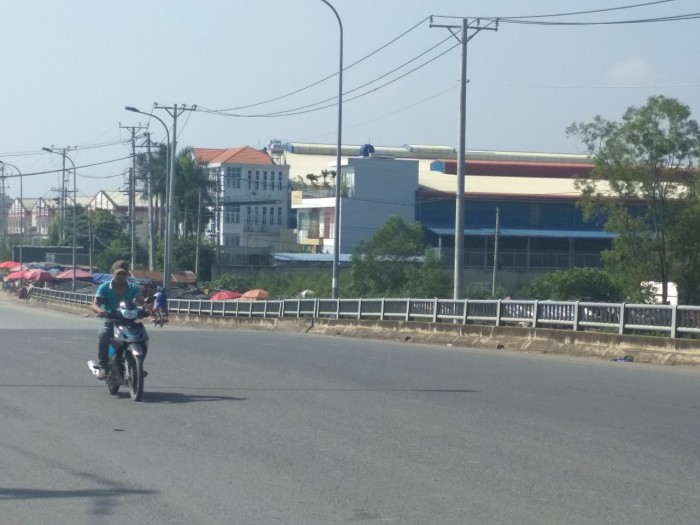 Kẹt Vốn Kinh Doanh bán gấp lô đất , MT đường Đinh Đức Thiện trung tâm chợ Bình Chánh , có sổ hồng