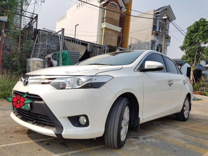 Cần bán xe Toyota Vios G 2016 số tự động màu trắng,