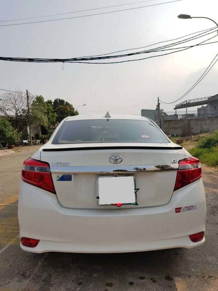 Cần bán xe Toyota Vios G 2016 số tự động màu trắng,