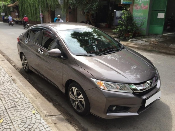 Cần bán gấp City 2016, số tự động, màu nồng súng, nội thất full option,
