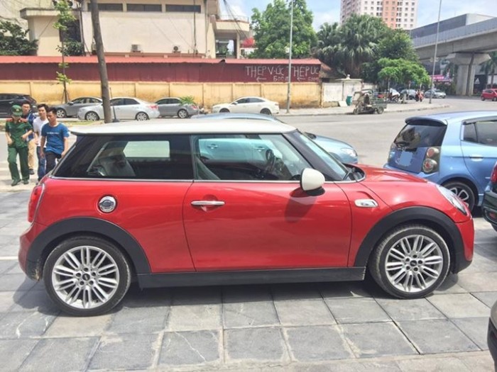 Bán em MINI Cooper 2015 màu đỏ 2 cửa nhập khẩu Anh