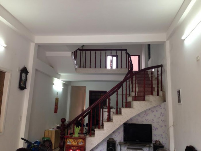 Chỉ 4.5 tỷ là có ngay nhà hẻm đường Lạc Long Quân xe hơi đậu trước nhà, 45m2.