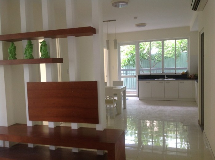 Nhà hẻm xe hơi đậu trước nhà, vài bước chân ra đường  u Cơ, mặt tiền 4m
