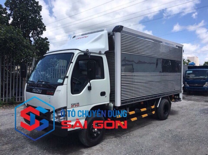 Xe tải Isuzu 2 tấn 2 thùng kín bửng nâng được vô thành phố hỗ trợ ngân hàng cao