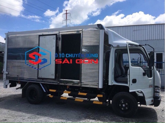 Xe tải Isuzu 2 tấn 2 thùng kín bửng nâng được vô thành phố hỗ trợ ngân hàng cao