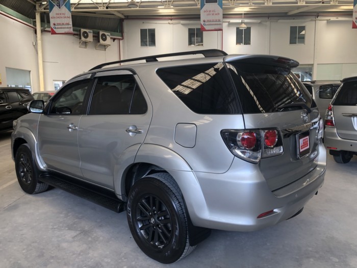 Bán xe đẹp Fortuner 2016 Máy dầu số sàn, giá siêu tốt