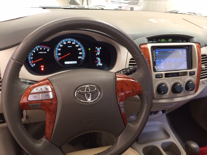 Bán xe cũ Innova 2.0G Tự động 2014, trả góp, giá tốt