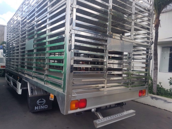 Xe tải hino 6 tấn 2 xe chuyên dùng chở gia cầm