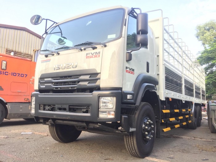 Bán xe tải isuzu FVM 15 tấn thùng mui bạt hỗ trợ trả góp qua ngân hang đến 95%