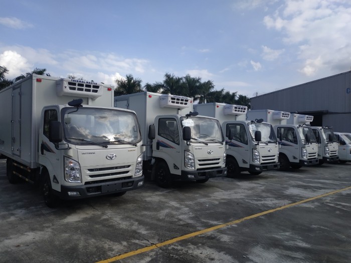 Đô Thành IZ65 thùng đông lạnh tải trọng 3.5 tấn tại Hà Nội Auto Đông Nam