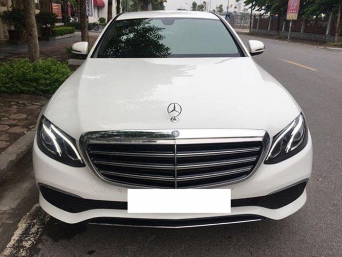 Mercedes E200 màu trắng/nâu sản xuất 12/2016, đăng ký 2017