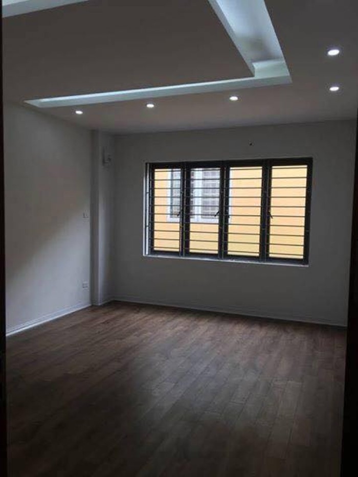 Bán nhà đẹp ô tô đỗ cửa 40m2 mặt ngõ đường Đê Trần Khát Chân