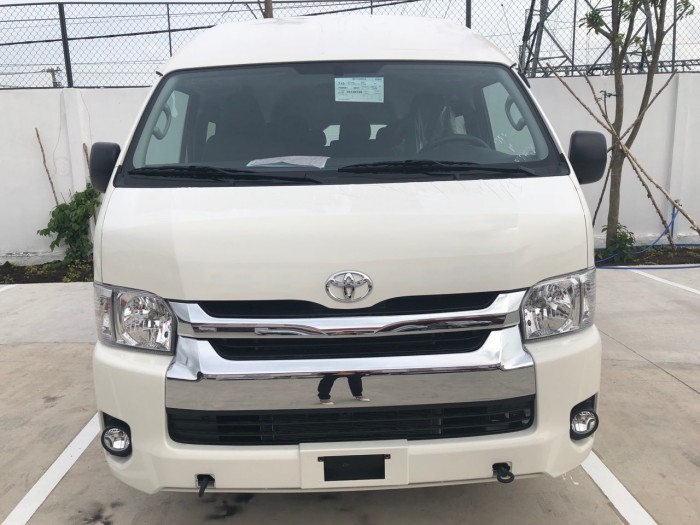 Toyota Hiace 3.0l Số Sàn Màu Bạc Giao Ngay