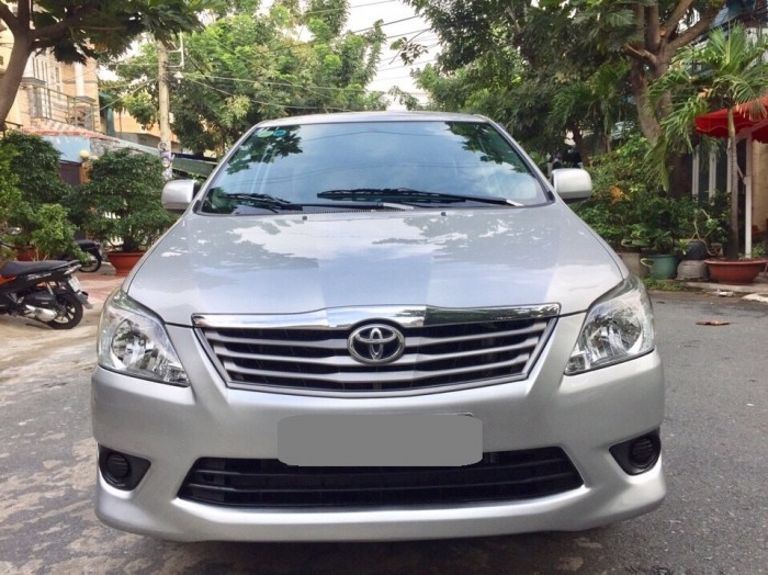 Bán Innova 2014 màu bạc số sàn xe cọp hơn xe mới